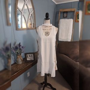 White Sleeveless Dress With Embroidery